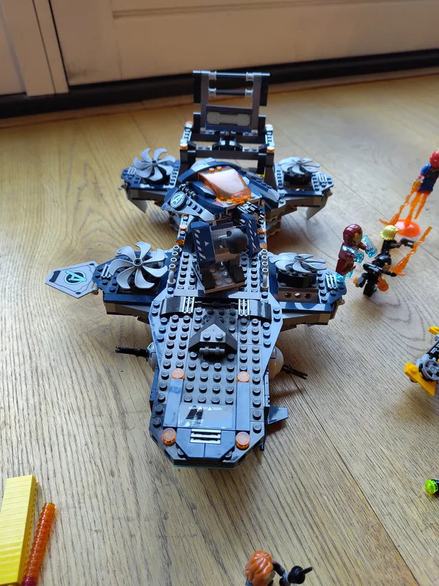 Avengers Helicarrier 2